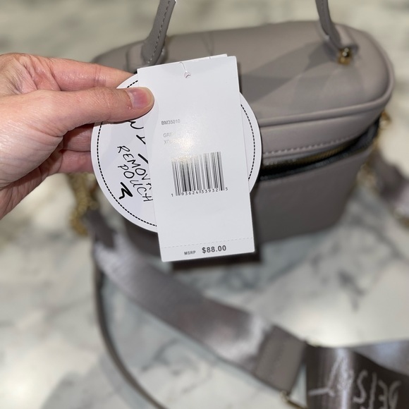 Betsey Johnson Skull crossbody bag with removable pouch - Picture 4 of 4